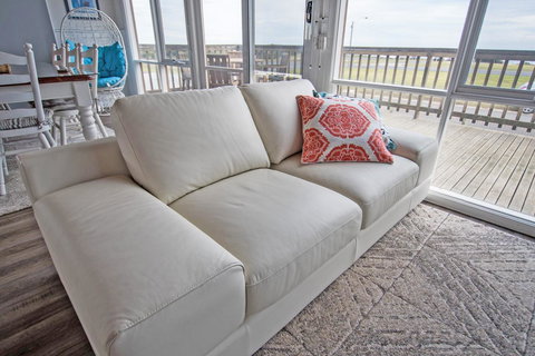 Stunning Waterfront Only 10 Minutes To Phillip Island - FREE EV UNIT 7kW For Electric Cars - Pet Friendly, Fireplace FREE WIFI Wine & Chocolates - Accommodation Melbourne 14