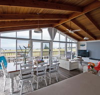 Stunning Waterfront only 10 minutes to Phillip Island - Pet Friendly - Melbourne 4u