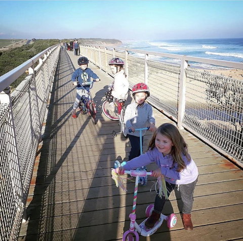 Stunning Waterfront Only 10 Minutes To Phillip Island - FREE EV UNIT 7kW For Electric Cars - Pet Friendly, Fireplace FREE WIFI Wine & Chocolates - Accommodation Melbourne 27