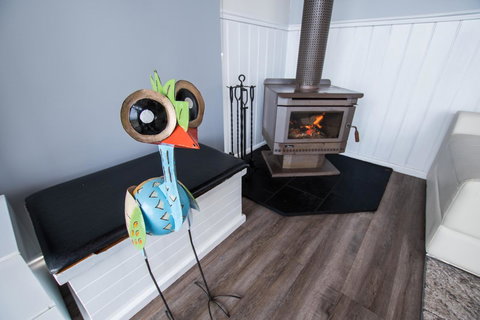 Stunning Waterfront Only 10 Minutes To Phillip Island - FREE EV UNIT 7kW For Electric Cars - Pet Friendly, Fireplace FREE WIFI Wine & Chocolates - Accommodation Melbourne 12