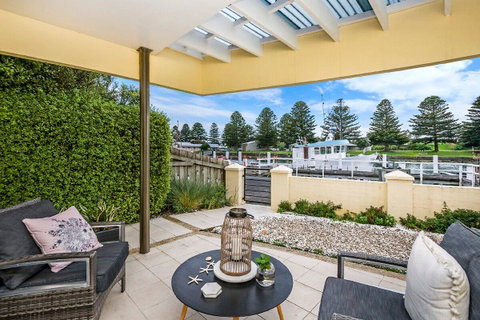 The Waterfront Apartment - Accommodation Melbourne 0