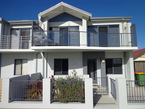 The Beach Villa Bunbury - Accommodation Melbourne 0