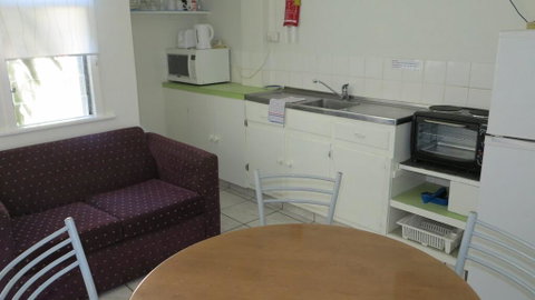 The Captain's Manor On Cook Unit 8 - Accommodation Melbourne 3
