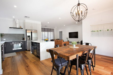 The Clyde Greenock - Accommodation Melbourne 3
