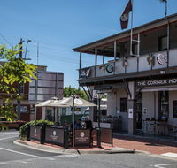 The Corner Hotel Alexandra - Accommodation Melbourne
