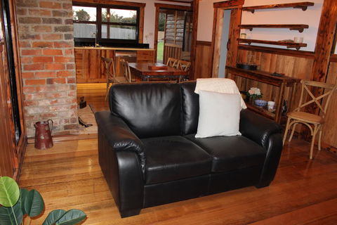 The Cottage - Accommodation Melbourne 2