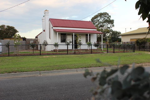 The Cottage - Accommodation Melbourne 0