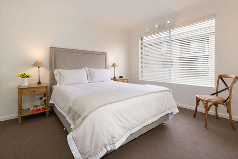 The Executive - Central & Sophisticated - Accommodation Melbourne 1