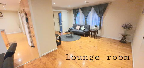 The Flower Homestay - Accommodation Melbourne 0