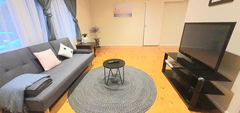 The Flower Homestay - Accommodation Melbourne 1