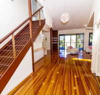 The Holiday House - Melbourne 4u