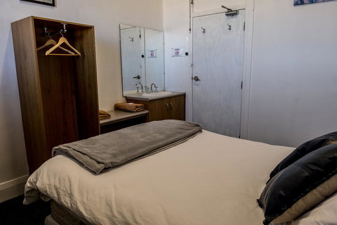 The Imperial Hotel - Accommodation Melbourne 3