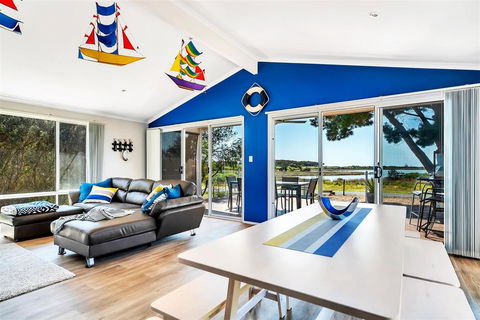 The Lakehouse - Accommodation Melbourne 0