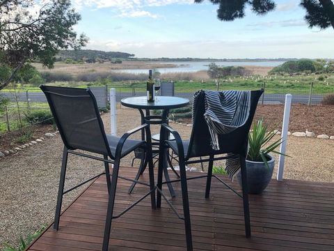 The Lakehouse - Accommodation Melbourne 3