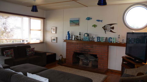 The Love Shack - Bridport - Accommodation Melbourne 3