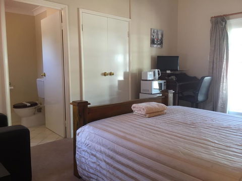 The Nosh & Nod - Howick Street - Accommodation Melbourne 3