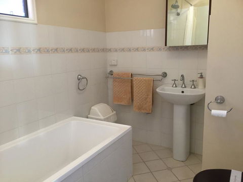 The Nosh & Nod - Howick Street - Accommodation Melbourne 1