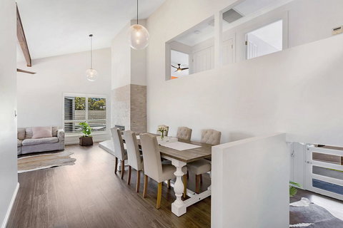 The Porthole, 4 - Accommodation Melbourne 1