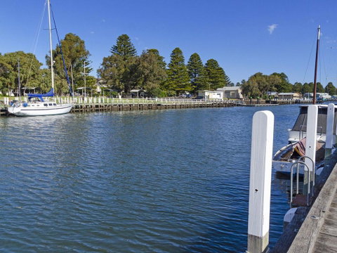 The Quarter Deck - Accommodation Melbourne 3