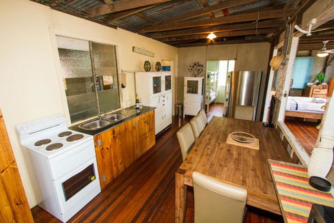 The Shack - Accommodation Melbourne 3
