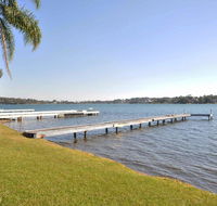 The Studio on the Lake  Fishing Point Lake Macquarie - honestly put the line in and catch fish