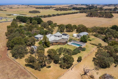 The Track House - Accommodation Melbourne 0
