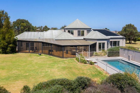 The Track House - Accommodation Melbourne 1