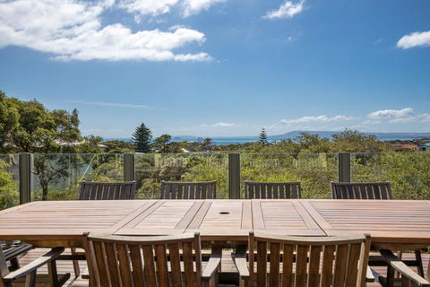 The Views: Entertainers' Deck And Bay Views - Accommodation Melbourne 1