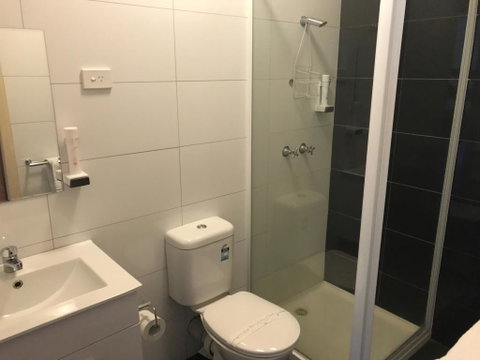 The Wharf Hotel - Accommodation Melbourne 0