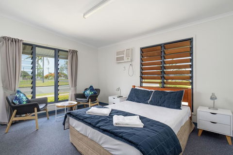 Tin Can Bay's Sleepy Lagoon Motel - Accommodation Melbourne 1