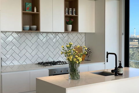 Top Floor Views, Yarraville, 2 Bedroom, 2bathroom - Accommodation Melbourne 1