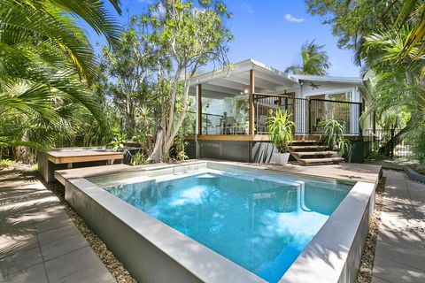 Tranquil & Tropical, Sunshine Beach - Accommodation Melbourne 0