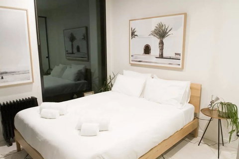 Trendy 1 Bedroom Apartment In The Heart Of Collingwood - Accommodation Melbourne 2