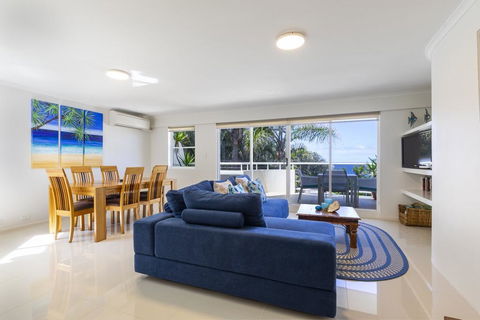 Tropical & Modern With Rooftop Terrace - Accommodation Melbourne 1