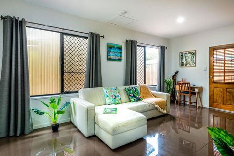 Tropic Studio, A Unique Hidden Gem! - Accommodation Melbourne 2