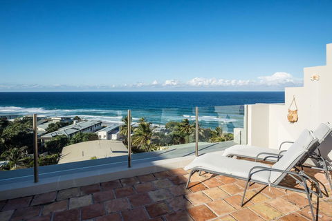 Tuscan Inspired Townhouse Minutes From The Beach - Accommodation Melbourne 1