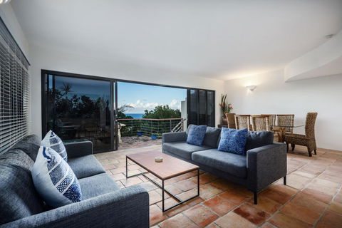Tuscan Inspired Townhouse Minutes From The Beach - Accommodation Melbourne 2