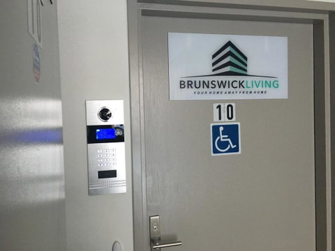U201 Brunswick Living Brand New Deluxe Balcony Upper Floor Apartment Close To Airport And CBD - Accommodation Melbourne 3