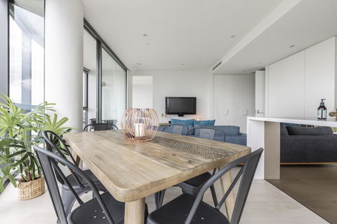 Unbridled City & River Views - Accommodation Melbourne 2