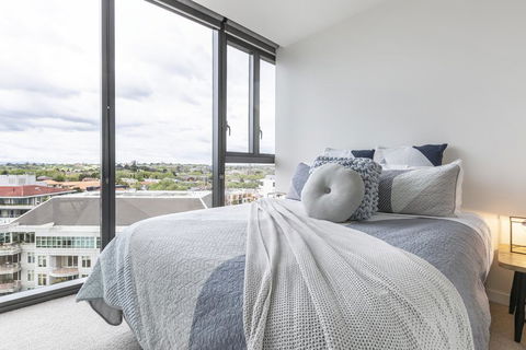 Unbridled City & River Views - Accommodation Melbourne 0
