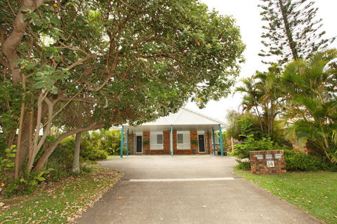 Unit 1/14 Tamarindus Street Marcoola Beach, Pet Friendly, 300 BOND, Linen Supplied - Accommodation Melbourne 0