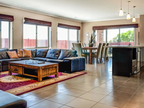 Valencia - Accommodation Melbourne 0