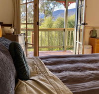Valley Abode Large Studio Suite -private ensuite - Accommodation Melbourne