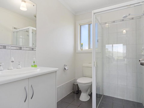 VALLEY VIEWS - 10 Valley Heights Drive - Accommodation Melbourne 0