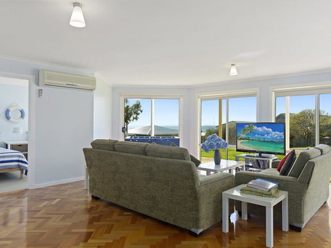 VALLEY VIEWS - 10 Valley Heights Drive - Accommodation Melbourne 3