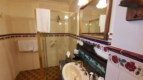 Victoria House Motor Inn - Accommodation Melbourne 1
