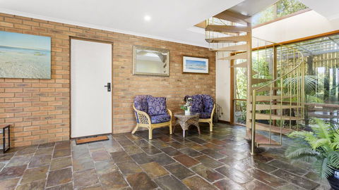 VIEWS AT MCCRAE..... - Accommodation Melbourne 1
