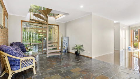VIEWS AT MCCRAE..... - Accommodation Melbourne 3