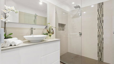 VIEWS AT MCCRAE..... - Accommodation Melbourne 0