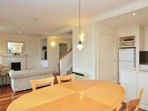 Villa Executive 2br Rose Resort Condo Located Within Cypress Lakes Resort (nothing Is More Central) - Accommodation Melbourne 3